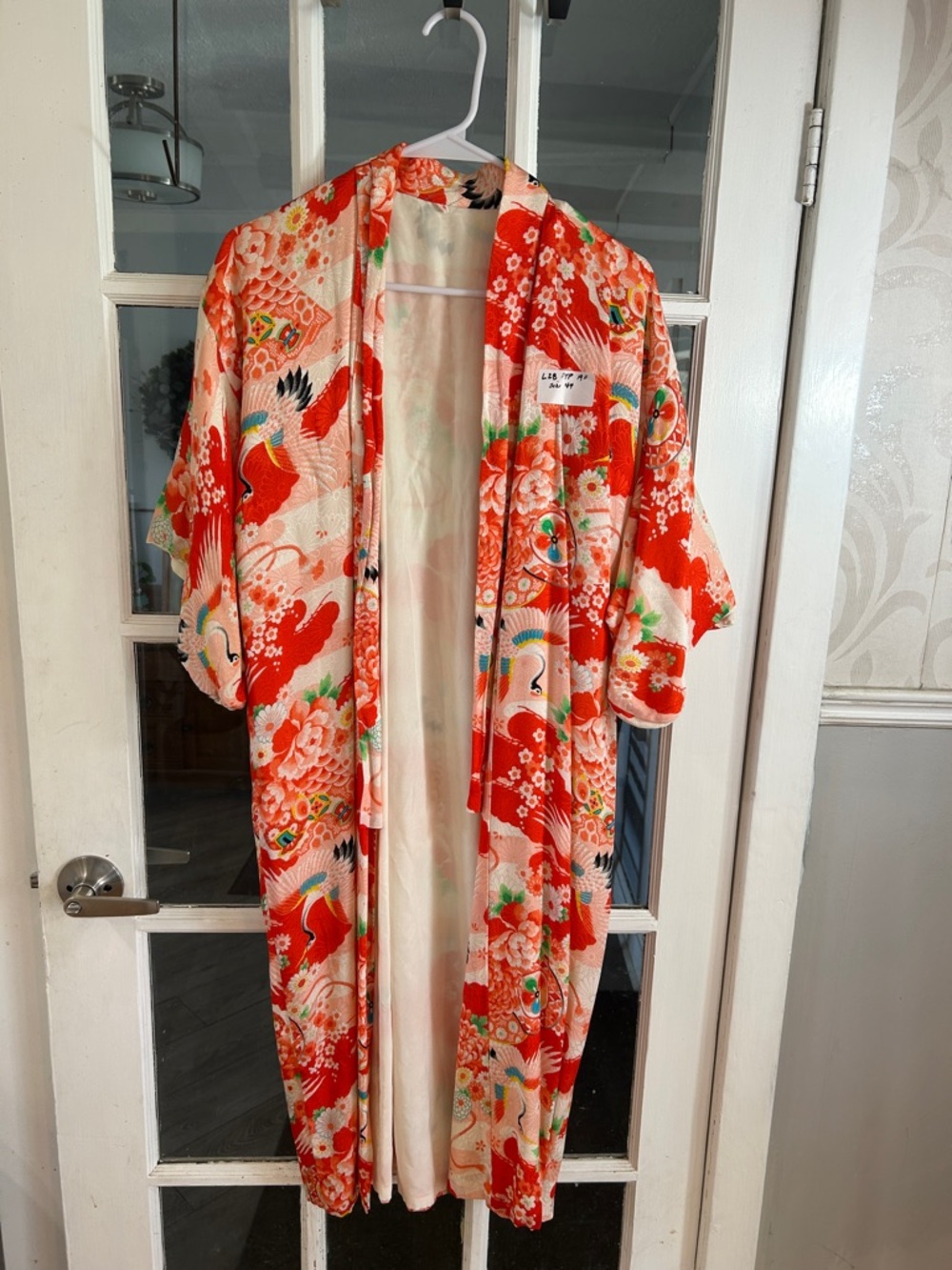 L28.   Vintage-Inspired Japanese Red Floral Kimono Robe